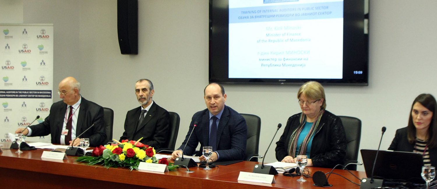 Доделени сертификати за јавни внатрешни ревизори