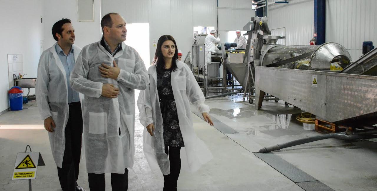 Министерот Миновски на средби со бизнисмени од Пелагонија